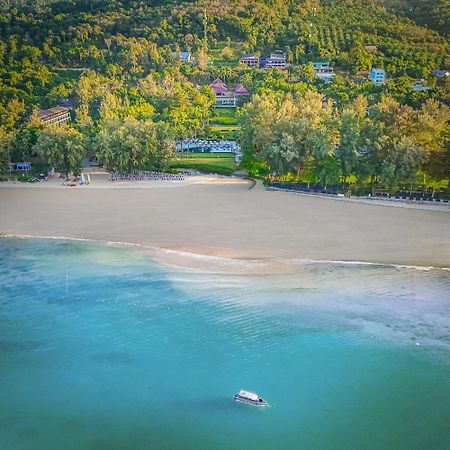 Dusit Thani Krabi Beach Resort - Sha Extra Plus كلونغ موانغ بيتش المظهر الخارجي الصورة Aerial view of the beach