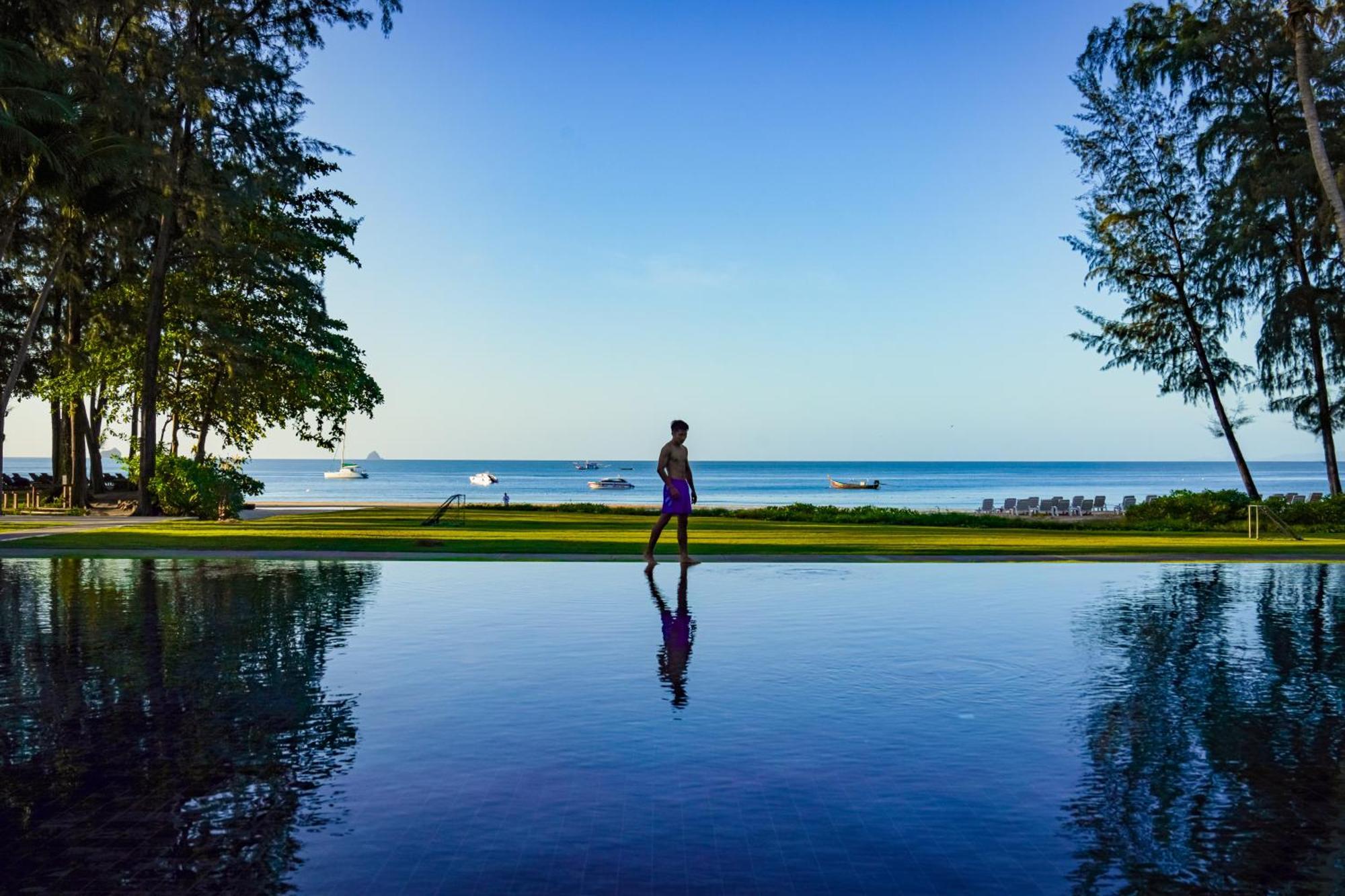 Dusit Thani Krabi Beach Resort - Sha Extra Plus كلونغ موانغ بيتش المظهر الخارجي الصورة View of the Andaman Sea from the resort