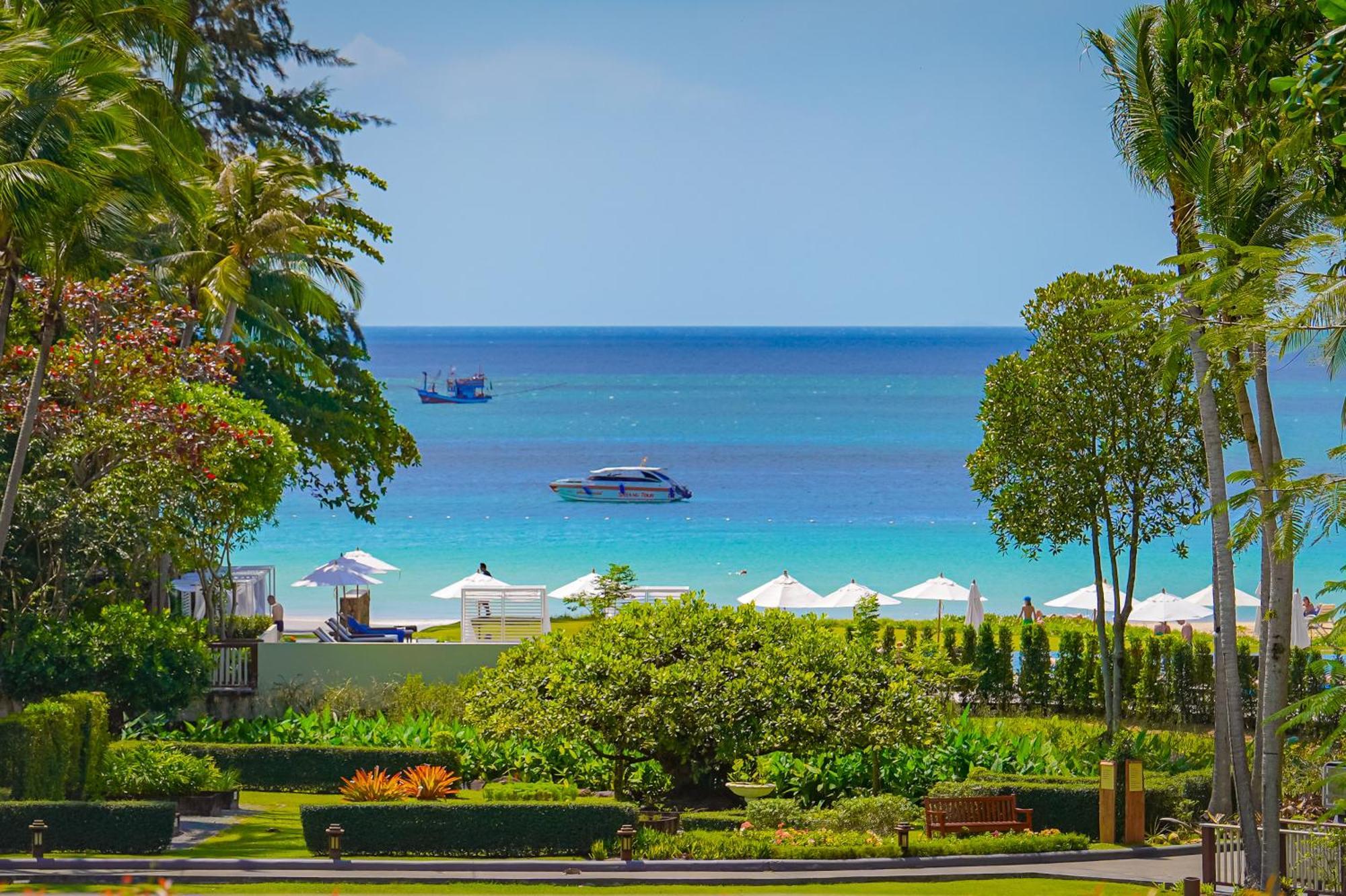 Dusit Thani Krabi Beach Resort - Sha Extra Plus كلونغ موانغ بيتش المظهر الخارجي الصورة View of the beach from the hotel