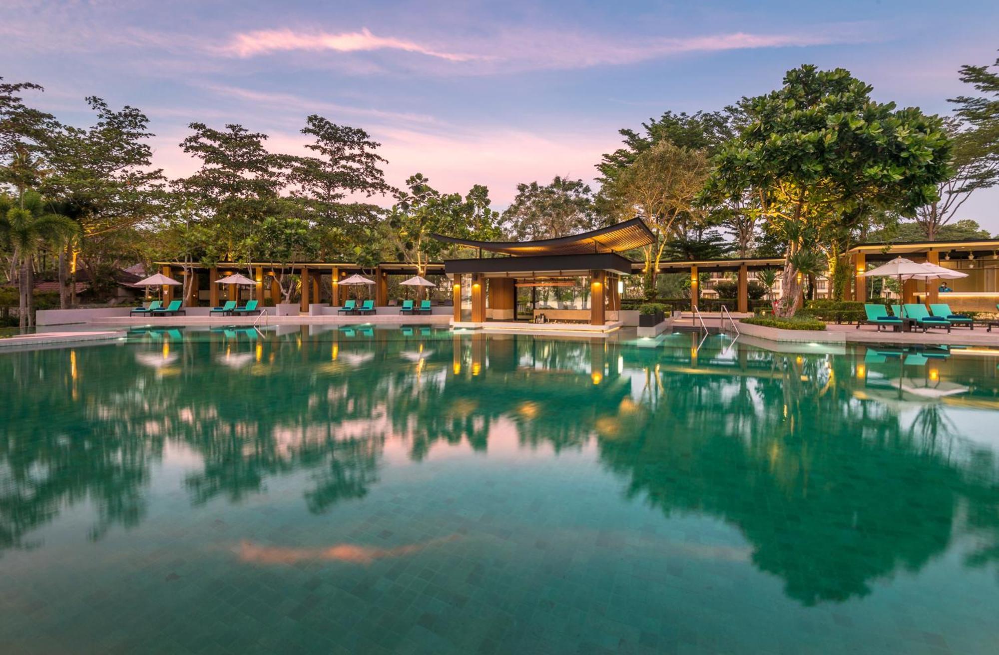 Dusit Thani Krabi Beach Resort - Sha Extra Plus كلونغ موانغ بيتش المظهر الخارجي الصورة The pool at the resort